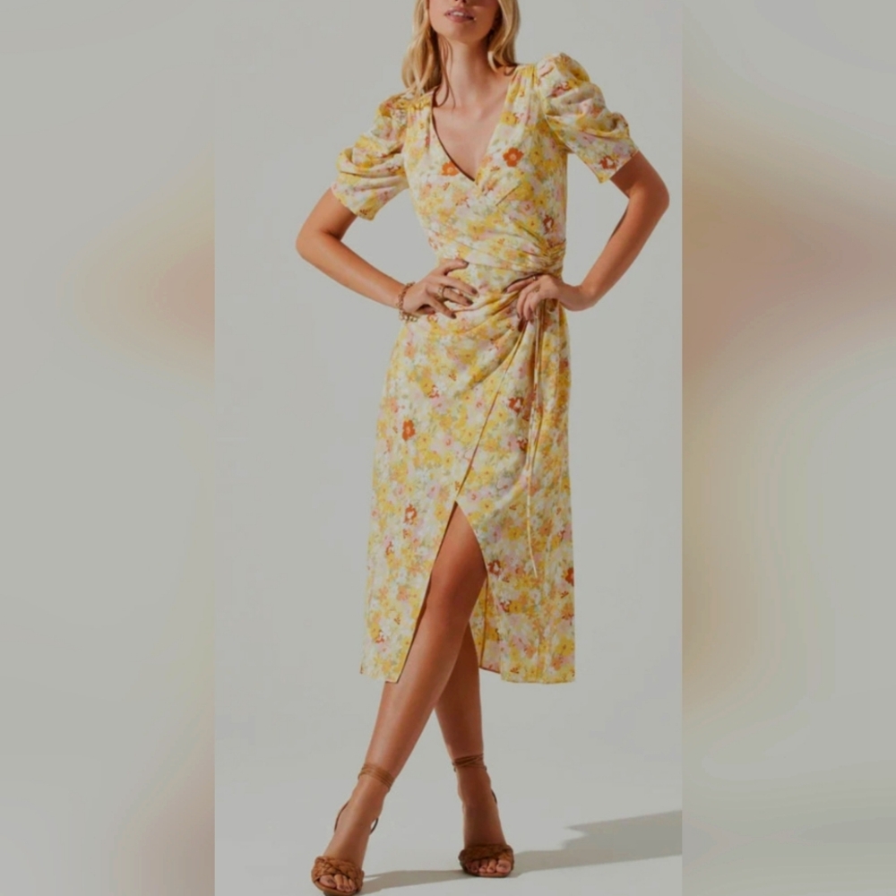 ASTR The Label Martina Floral Dress Yellow Size S